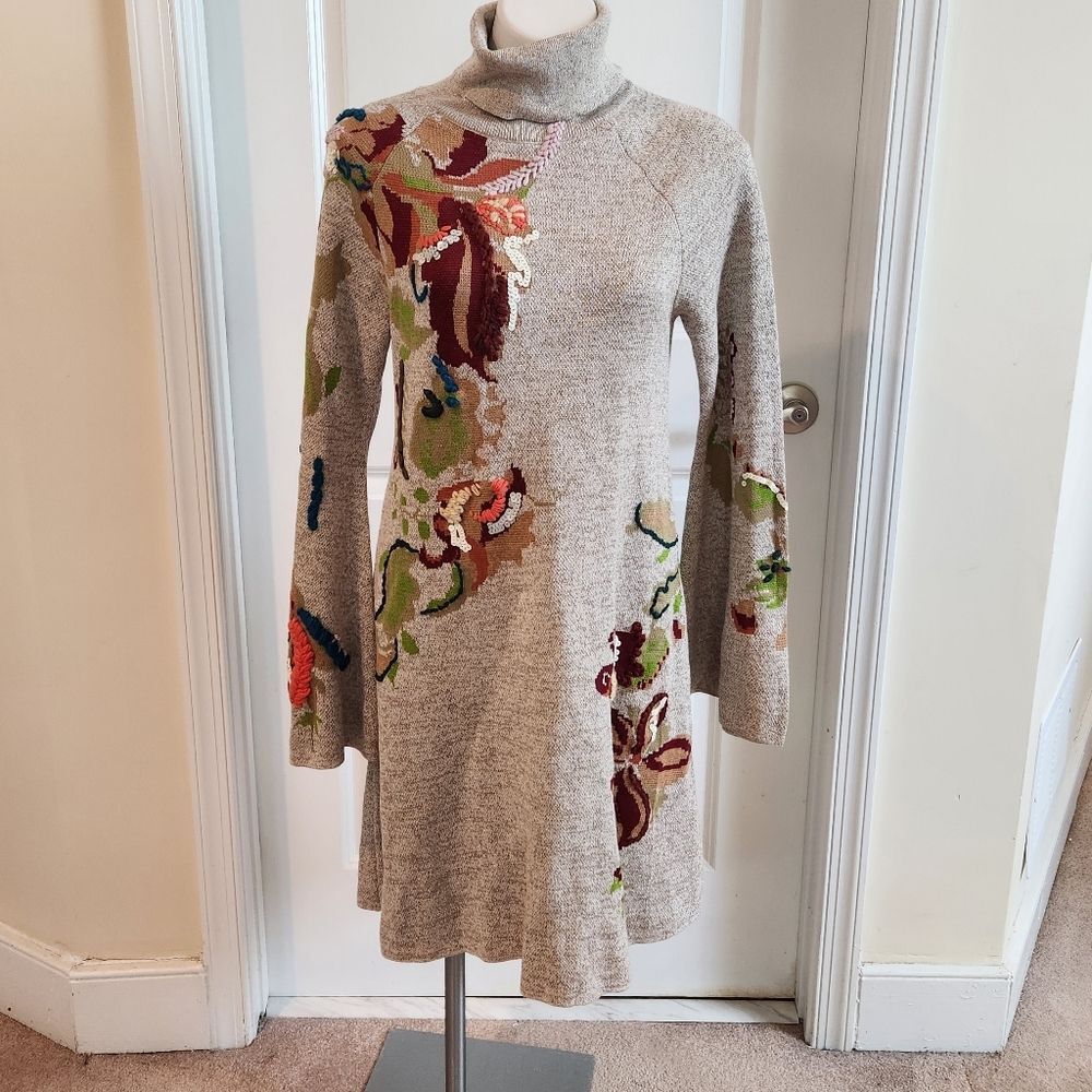 Stunning Anthropologie sweater dress Swing with Petals, new with tags, size M